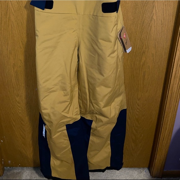 NWT Adidas Resort Two-Layer Insulated Bib Pant - Picture 6 of 6